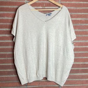 Vince short sleeve v neck sweater - size medium